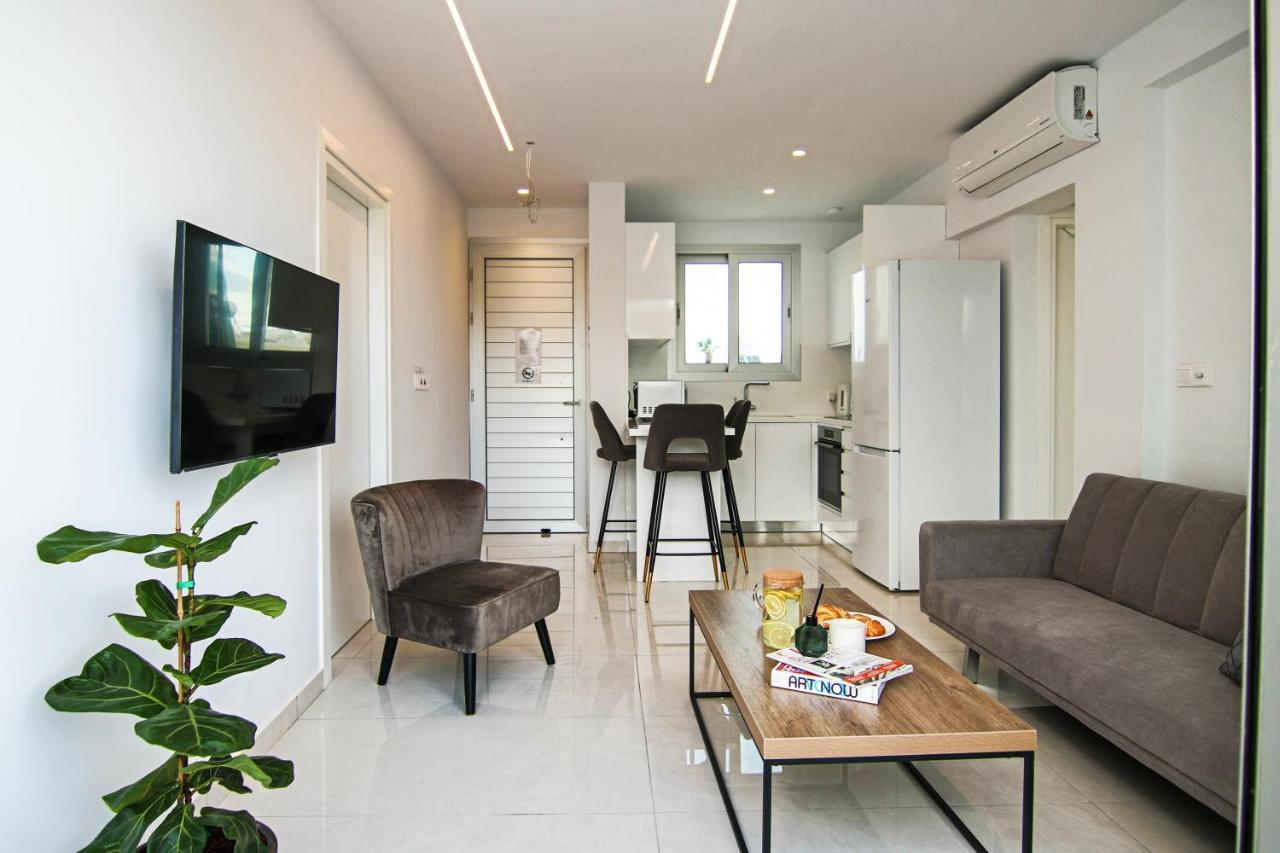 Phaedrus Living - Seaside Executive Flat Harbour 208 Apartamento Pafos Exterior foto