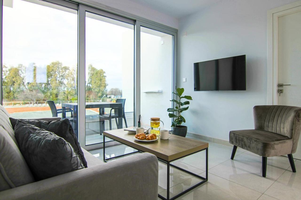 Phaedrus Living - Seaside Executive Flat Harbour 208 Apartamento Pafos Exterior foto